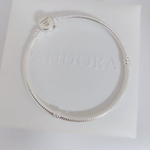 Pandora Marvel The Avengers Logo Clasp Snake Chain Bracelet - Picture 8 of 9